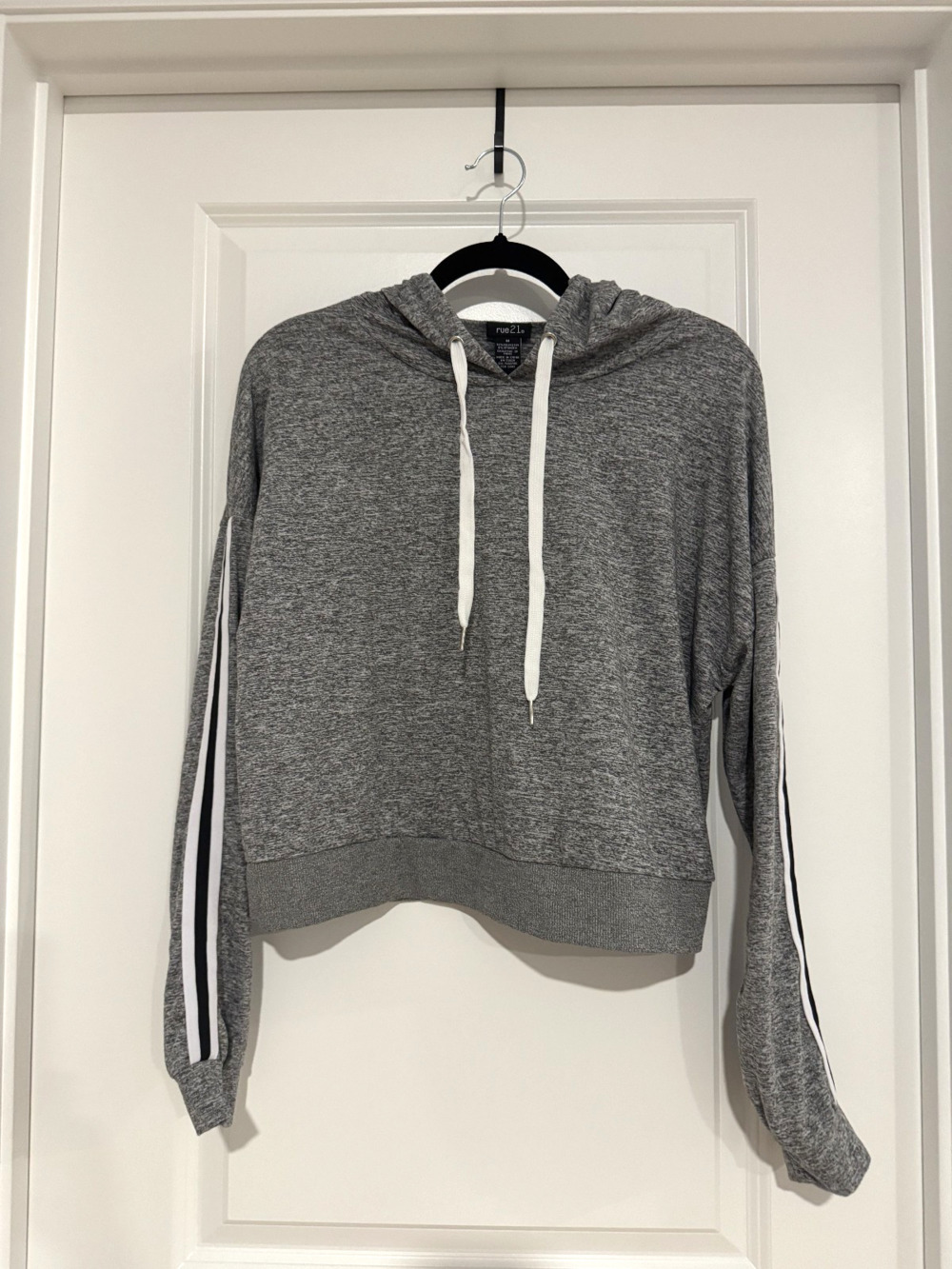 rue21 Women's M Heather Gray White Hooded Pullover Knit Stretch Stripe Hoodie